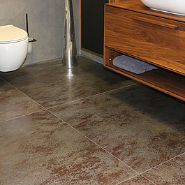 CERAMAX_Metalloxid_anthrazit_fugenloses_Bad_Fussboden_IMG_4677_Plattenformat_bis_100x300_120x260_cm_11_web