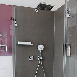 CERAMAX_Feinbeton_khaki_fugenlose_Dusche_IMG_4457_Plattenformat_bis_100x300_120x260_cm_11_web