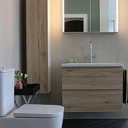 CERAMAX_Dolomit_beige_fugenlose_Wandverkleidung_Waschtisch_IMG_5206_Plattenformat_bis_100x300_120x260_cm_11_web